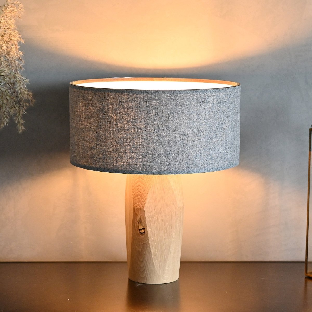 Pura Tischleuchte/Nachttischlampe